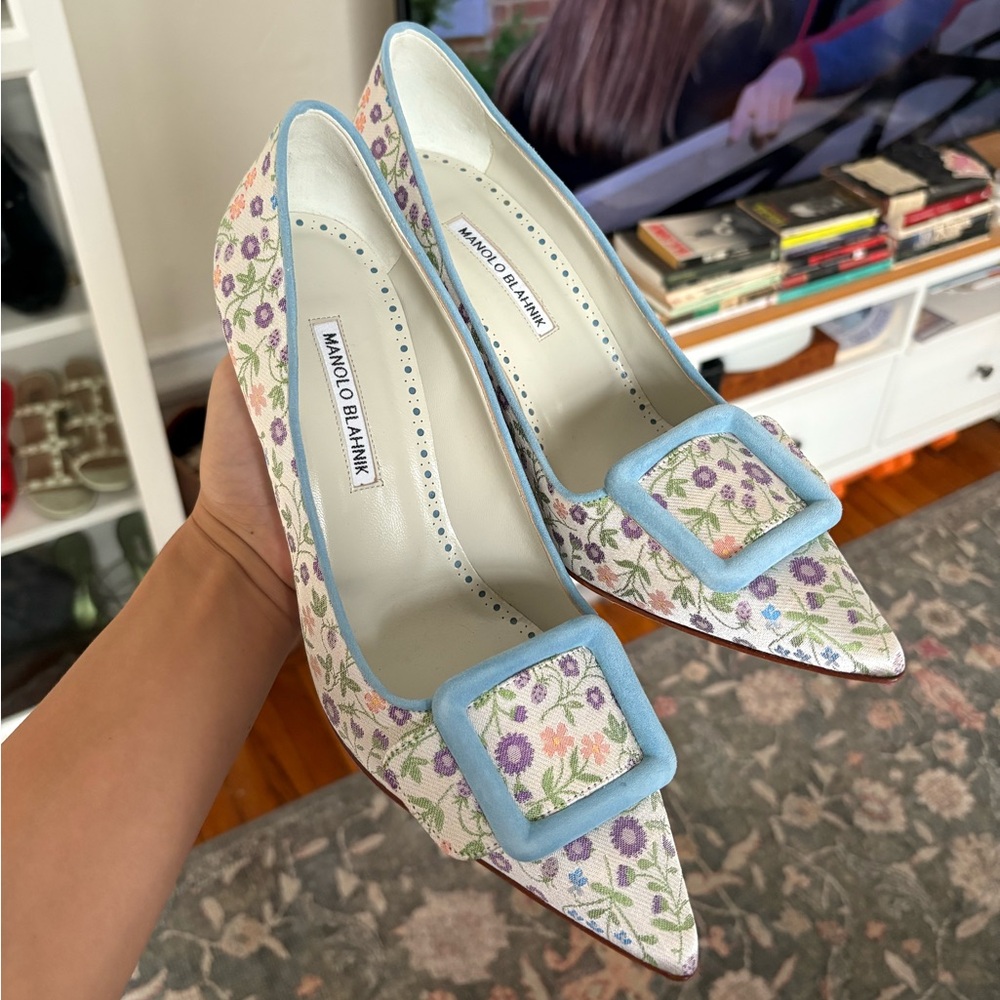Manolo Blahnik Floral Heels size 40 NEW!